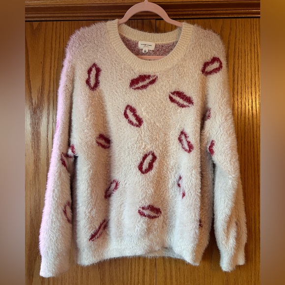 Orange Creek Cream Sweater with Red Lip Design - Picture 1 of 4